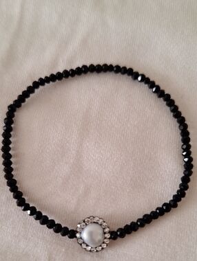 Black Beaded Stretch Bracelet with Fresh Water Pearl and Crystal Halo